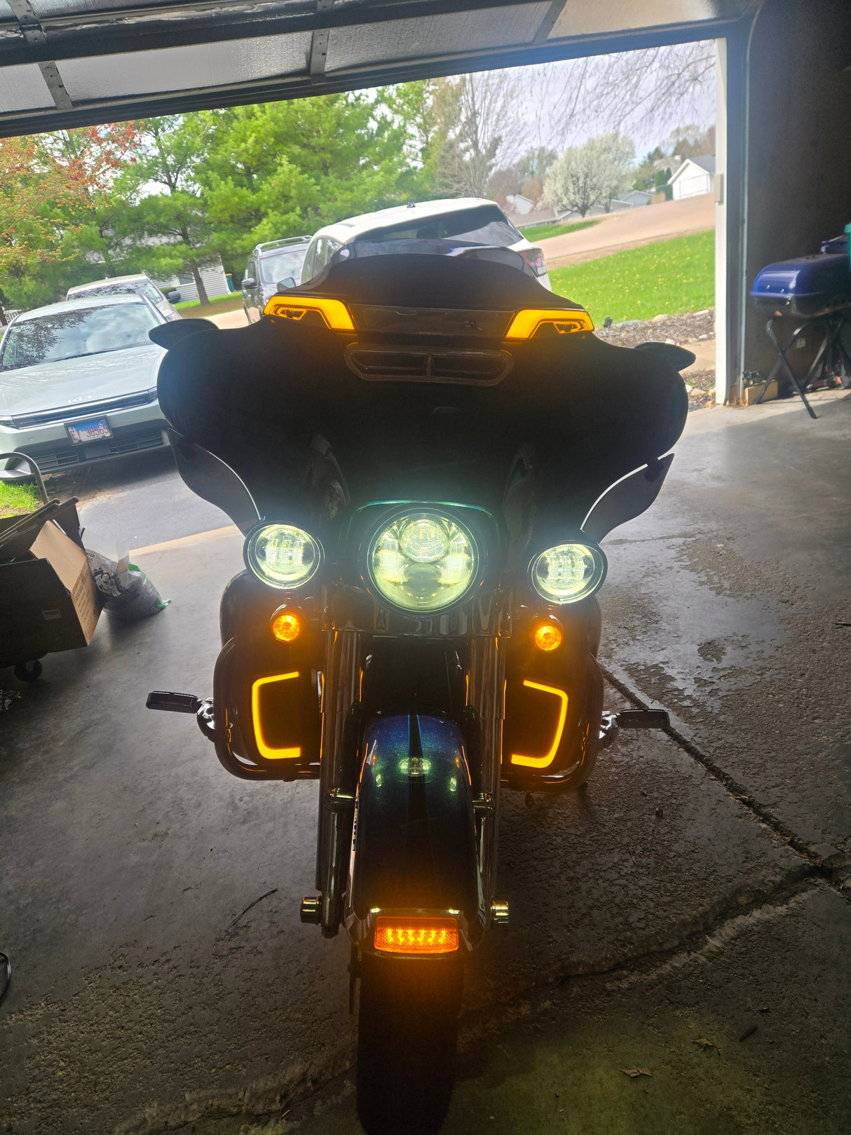 Eagle Lights HALOS LED Windshield Trim with White Running Lights & Amber Turn Signals for Harley-Davidson® Batwing Fairings, 2014 - Current Street Glide & Electra Glide models