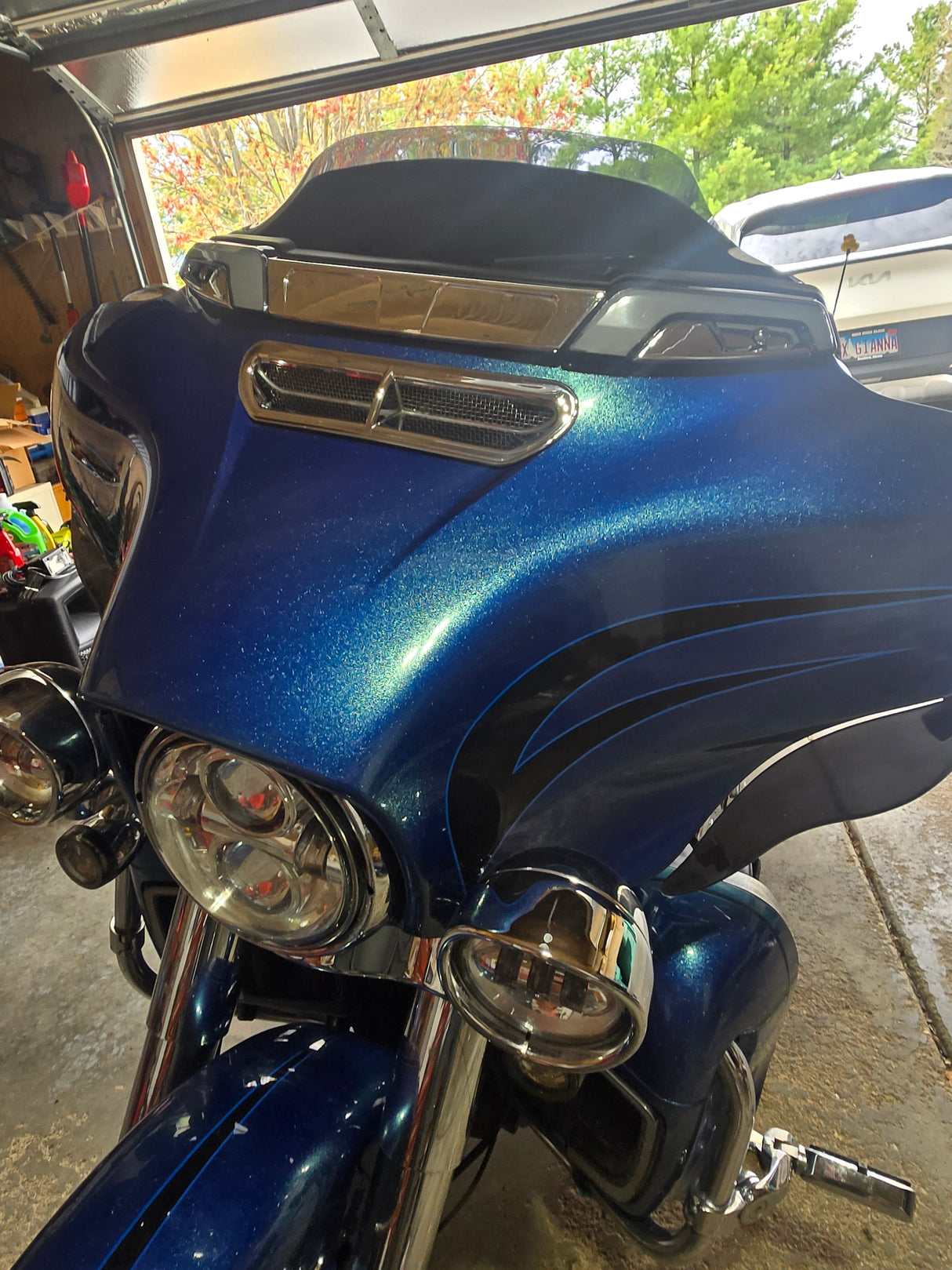 Eagle Lights HALOS LED Windshield Trim with White Running Lights & Amber Turn Signals for Harley-Davidson® Batwing Fairings, 2014 - Current Street Glide & Electra Glide models