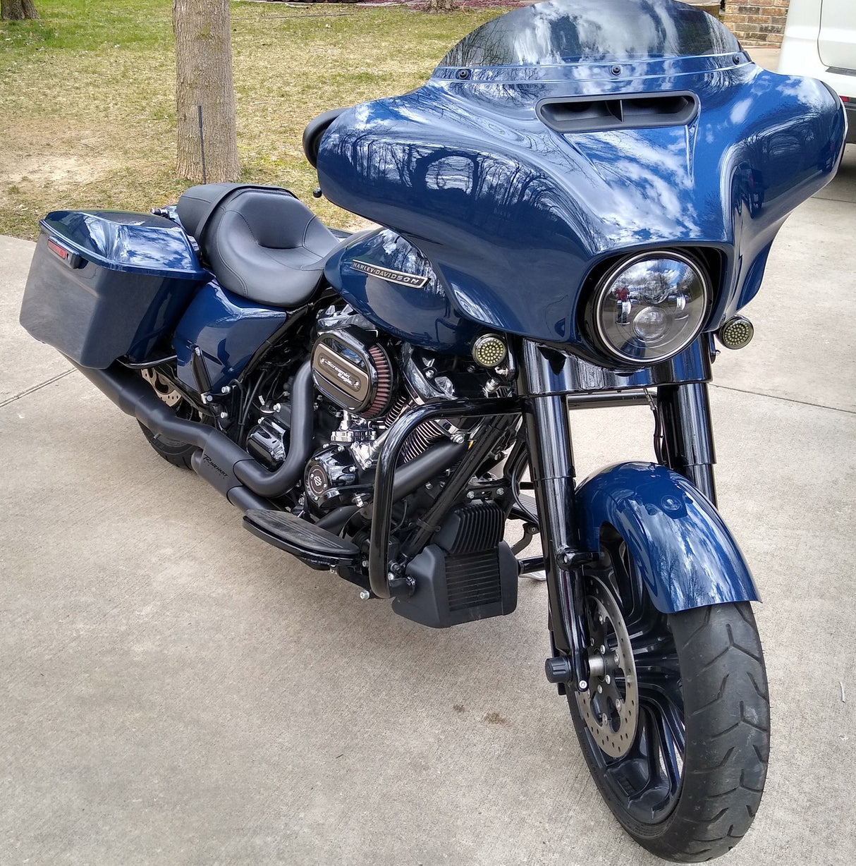 Eagle Lights 7" Round LED Headlight kit for Street Glide, Electra Glide and Harley-Davidson® Models with Radios