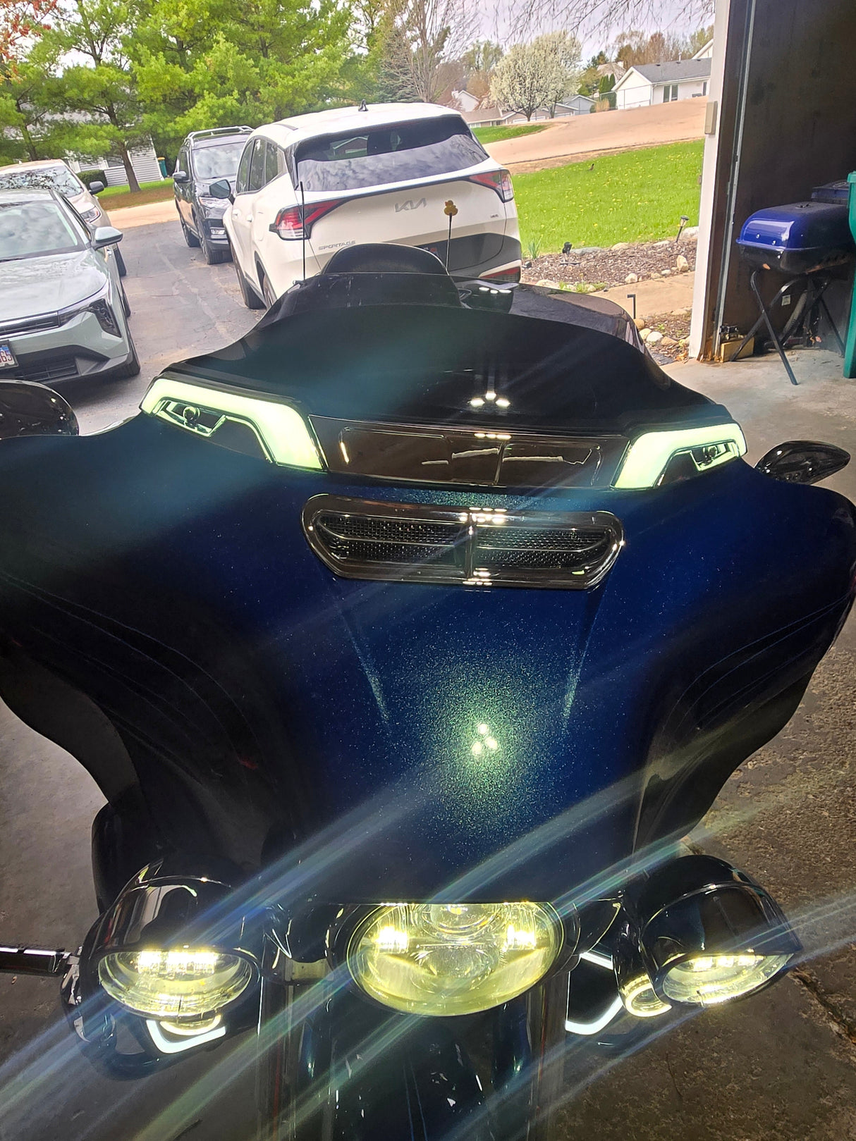 Eagle Lights HALOS LED Windshield Trim with White Running Lights & Amber Turn Signals for Harley-Davidson® Batwing Fairings, 2014 - Current Street Glide & Electra Glide models